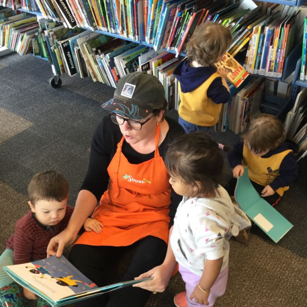 Sonas Coolbellup – Library Visit