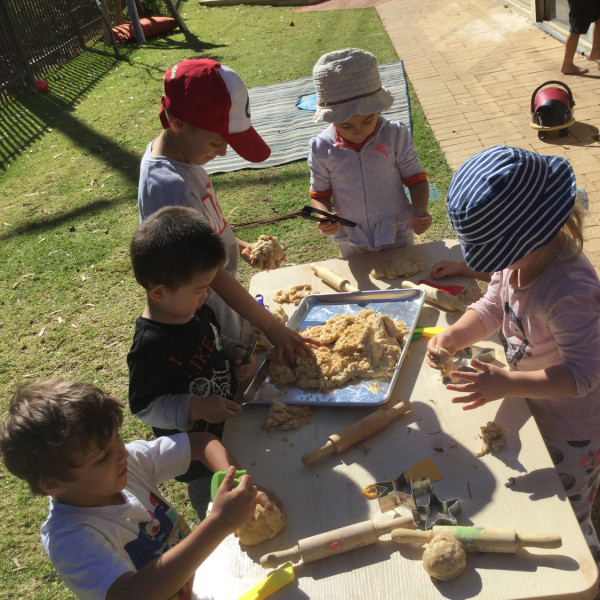 Sonas Coolbellup – Messy Play