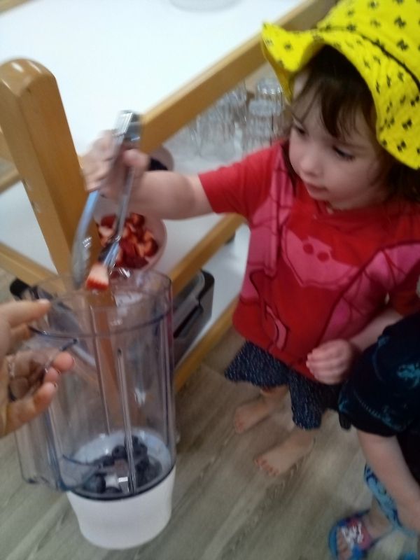 Sonas Baldivis – Kid’s in the Kitchen! Fruit Smoothie Making