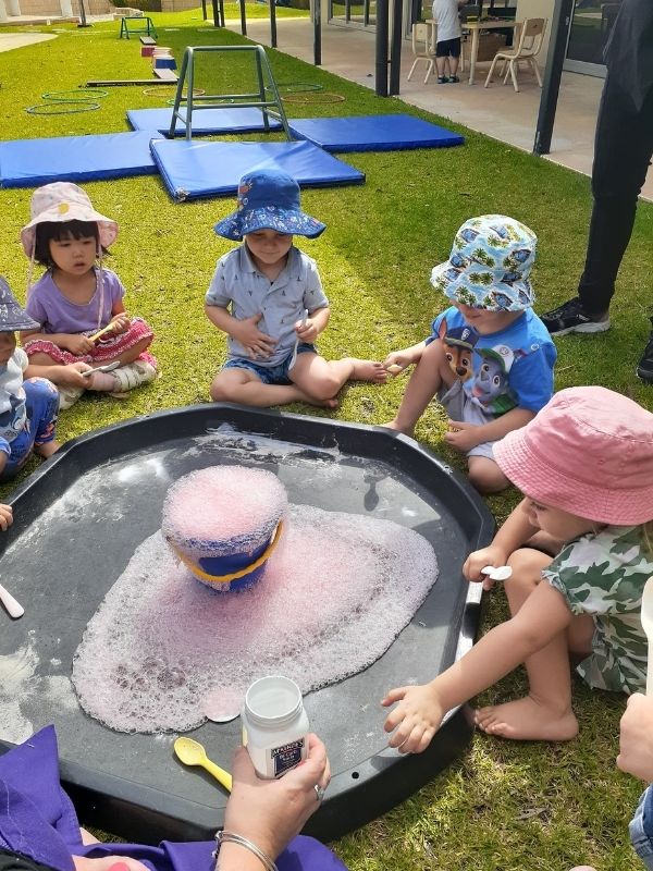 Sonas Atwell – Messy Play