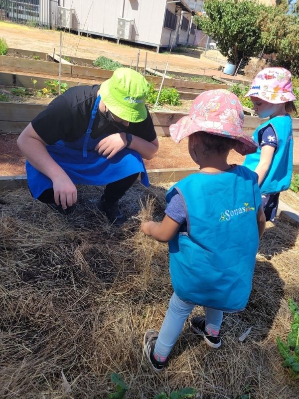 Sonas Huntingdale – Outing to our Community Garden 