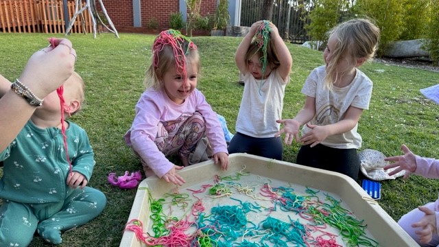 sonas-ashby-spaghetti-hair2