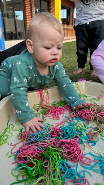 sonas-ashby-spaghetti-hair6