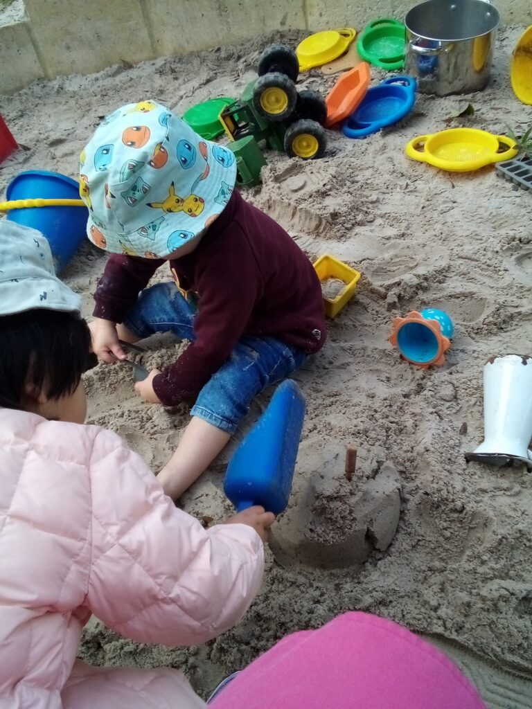 Sonas Atwell – Sandpit Play, Maths and Imagination