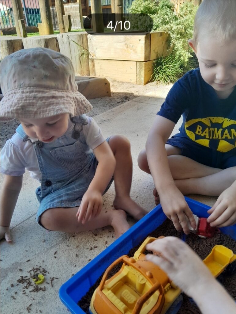 sonas-gosnells-messy-sensory-trays