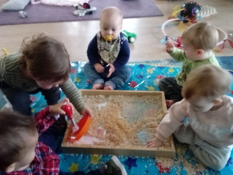 sonas-woodbridge-sensory-tray (4)