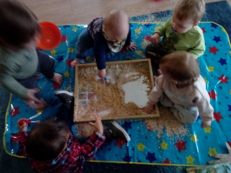 sonas-woodbridge-sensory-tray (5)